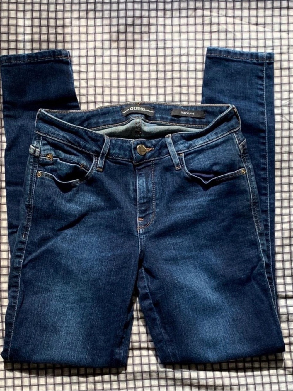 GUESS Women's Indigo Skinny Jeans sexy curvy fit